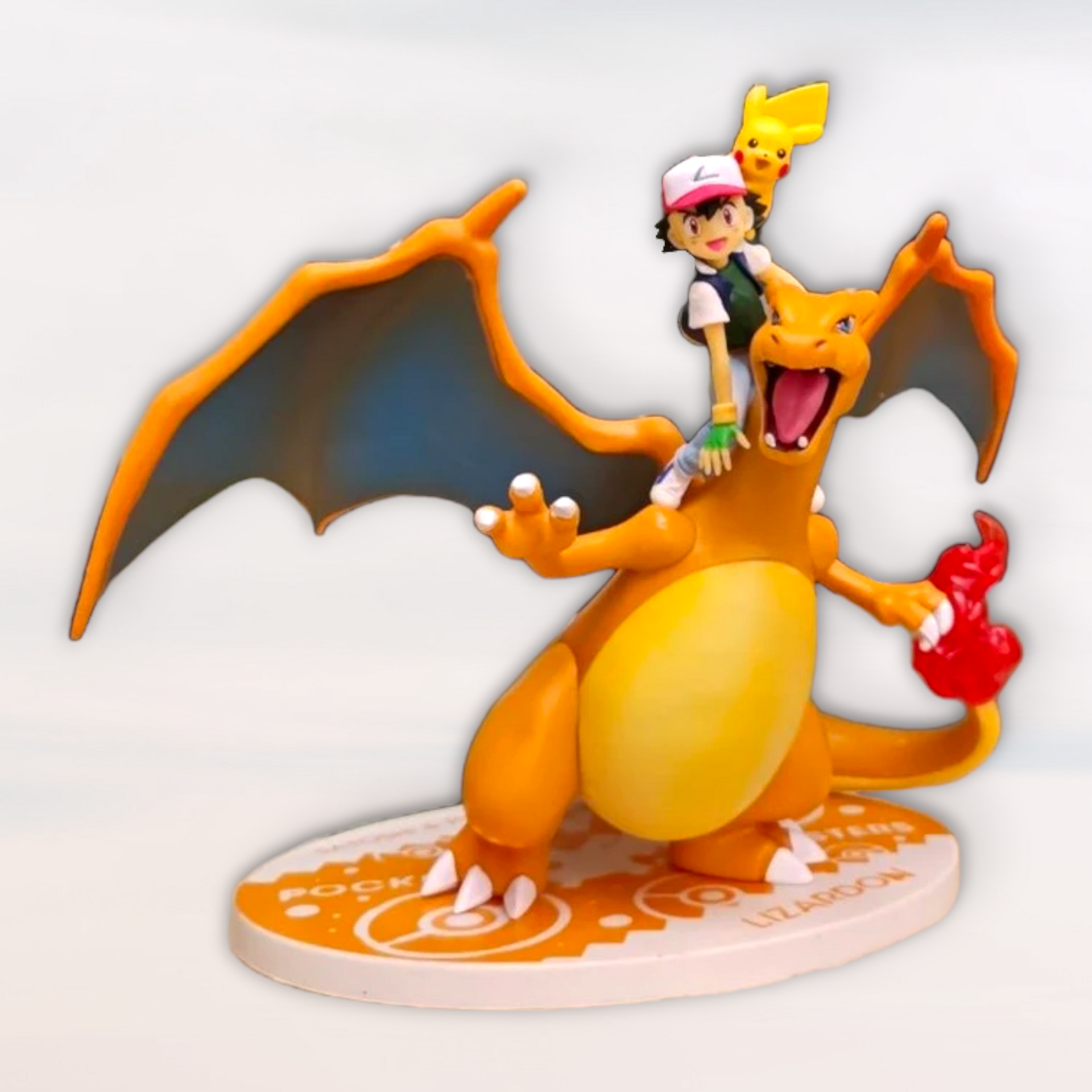 Figurine Pokémon Dracaufeu & Sacha - 16 cm Version Super Détaillée avec  Boîte