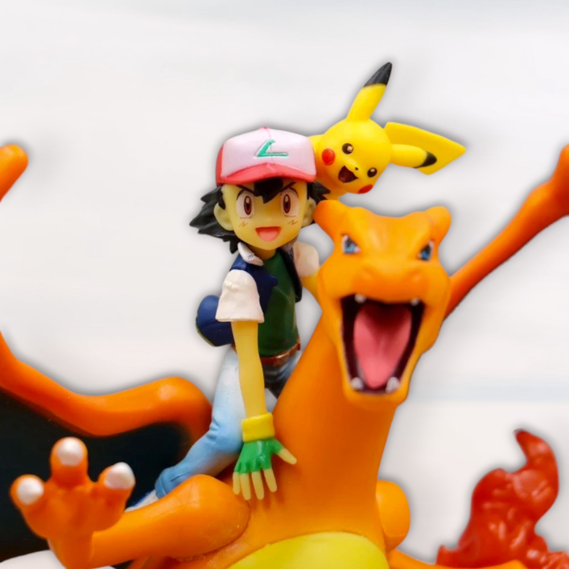 Figurine Pokémon Dracaufeu & Sacha - 16 cm Version Super Détaillée avec  Boîte